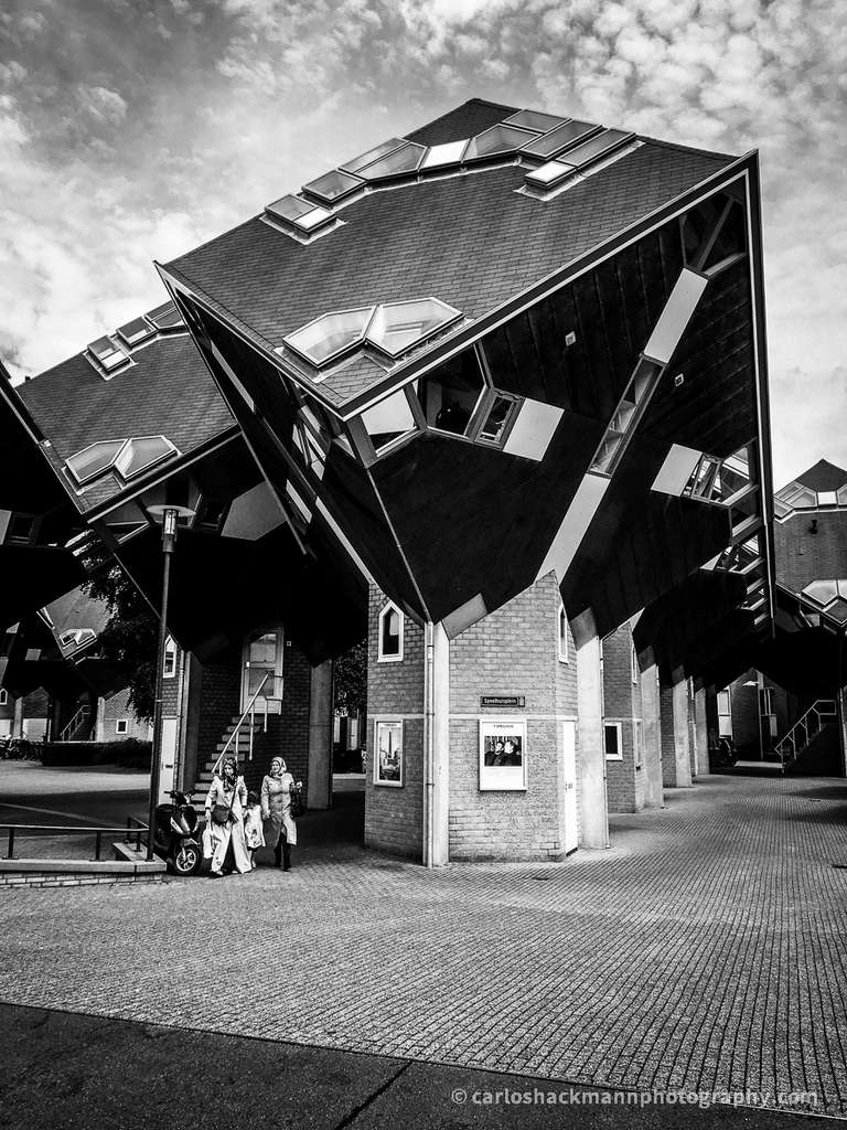 square shaped buildings decentralized